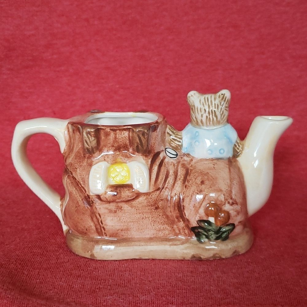 Small Vintage Ceramic Shoe Teapot Tea Pot with Bears - Picture 4 of 8